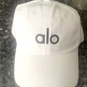 Alo Yoga Performance Off-Duty Cap